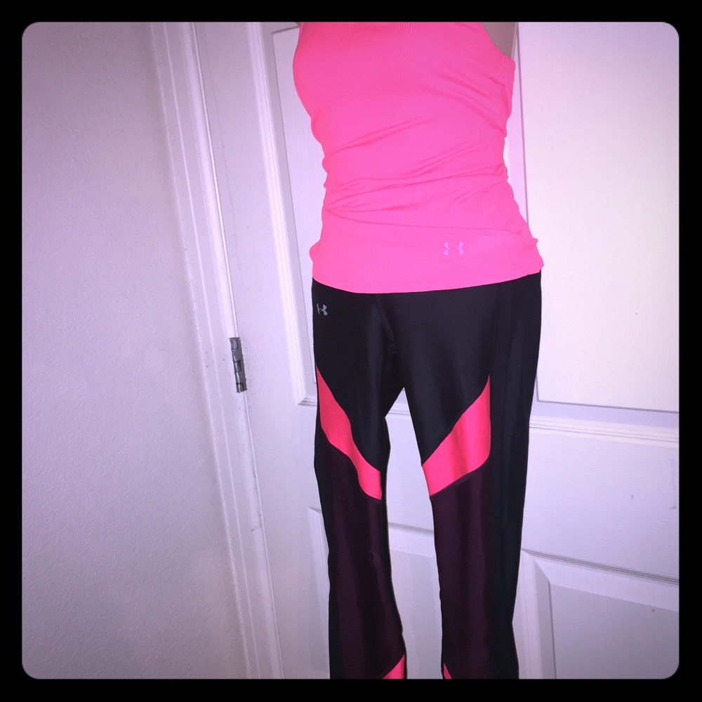 SOLD Women’s Under Armour Outfit - Picture 1 of 2
